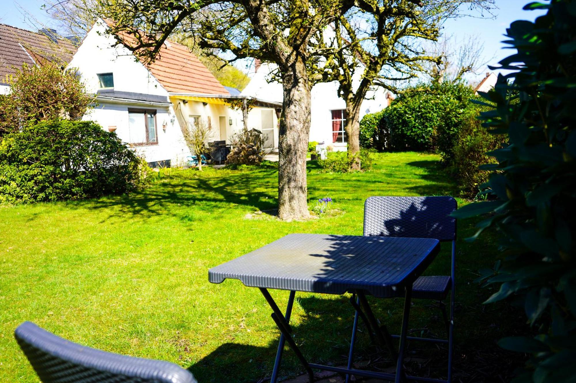 Gemuetliches Haus Mit Grossem Traumhaften Garten Bremen Bagian luar foto